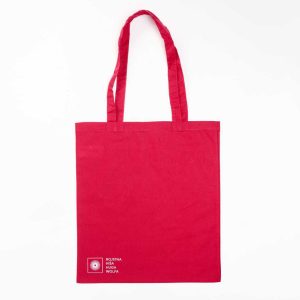 Tekstilna vrečka z ročajema v barvi ciklame in logotipom rojstna hiša huga wolfa v levem spodnjem kotu